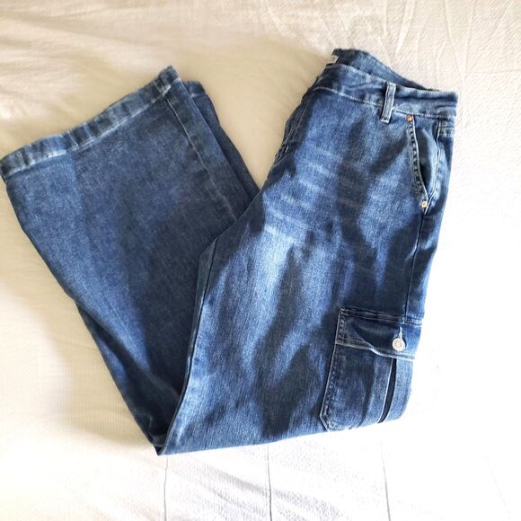 Low-Rise Skater Wide Leg Blue Jeans - Picture 3 of 6